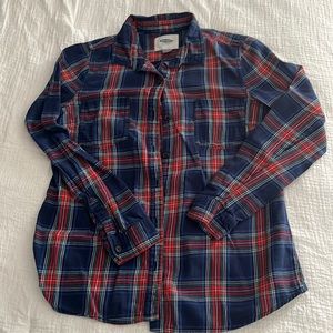 Old Navy women a flannel shirt, size Small